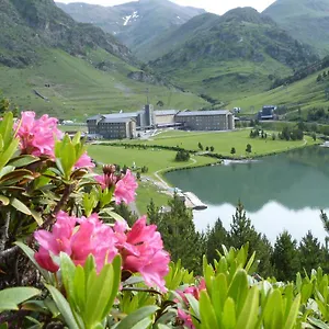 Vall De Núria Apartahotel